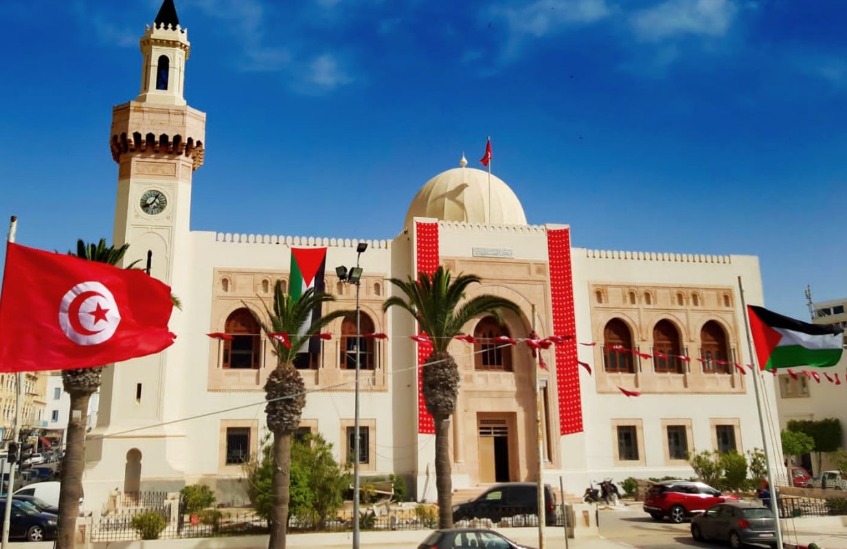 صفاقس : وضع خطة عمل مشتركة لتنظيم عملية الإشغال الوقتي للطريق العام 