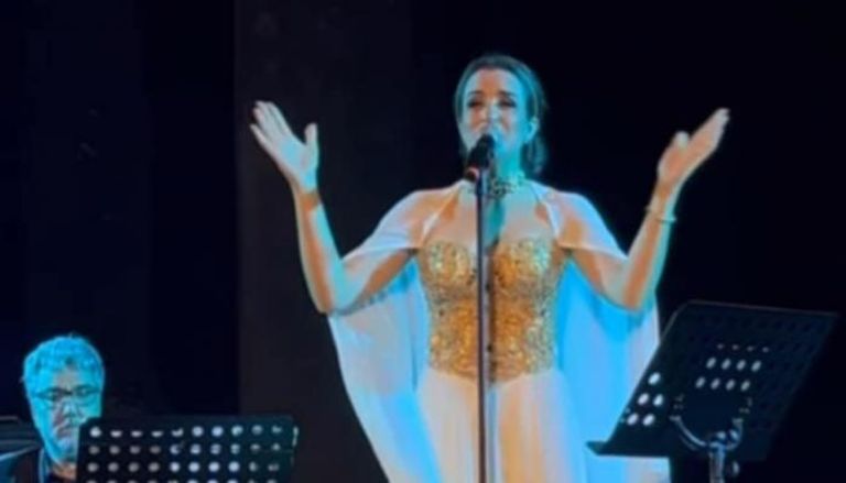 اية دغنوج تفتتح مهرجان دقة الدولي بسهرة "فى حضرة الطرب التونسي" .