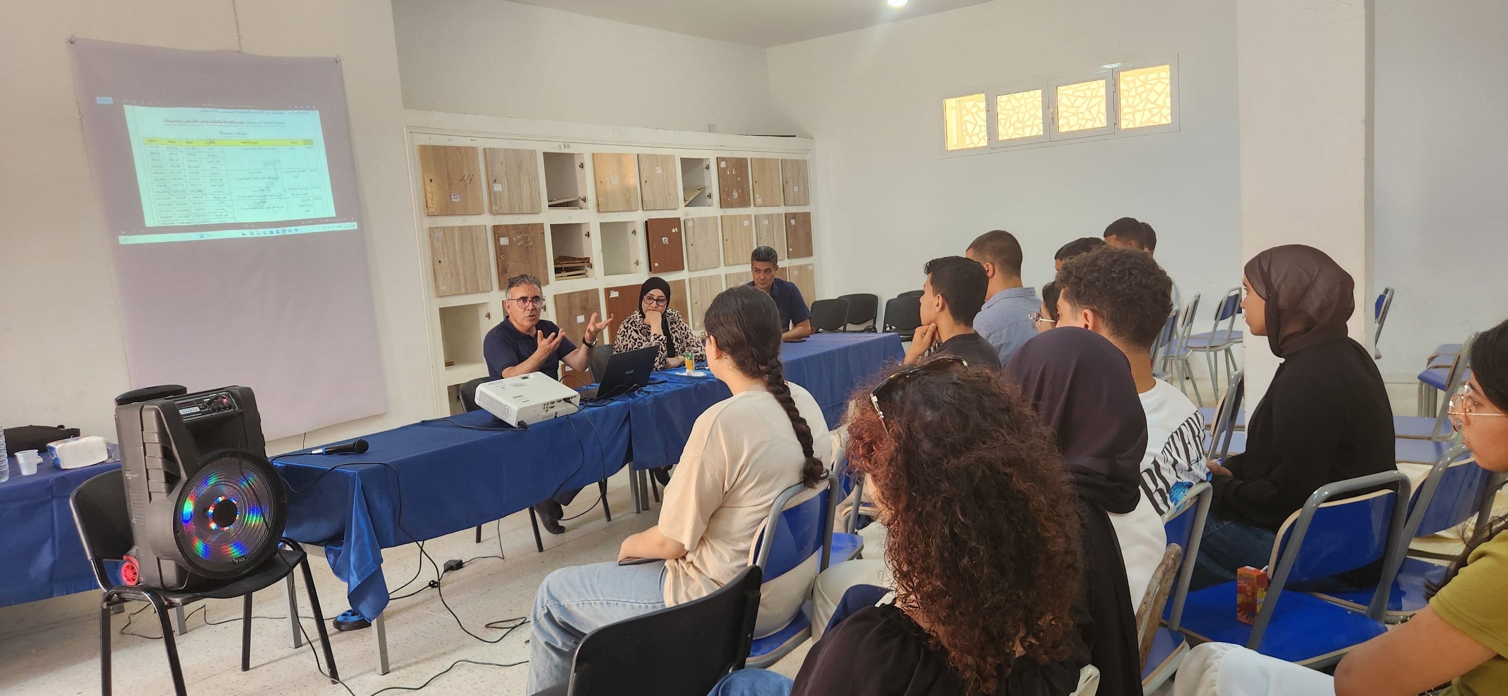 حصة اعلامية حول التوجيه الجامعي ضمن دورة المتفوقين لفائدة التلامبذ الناجحين في البكالوريا بالمعهد النموذجي بمدنين