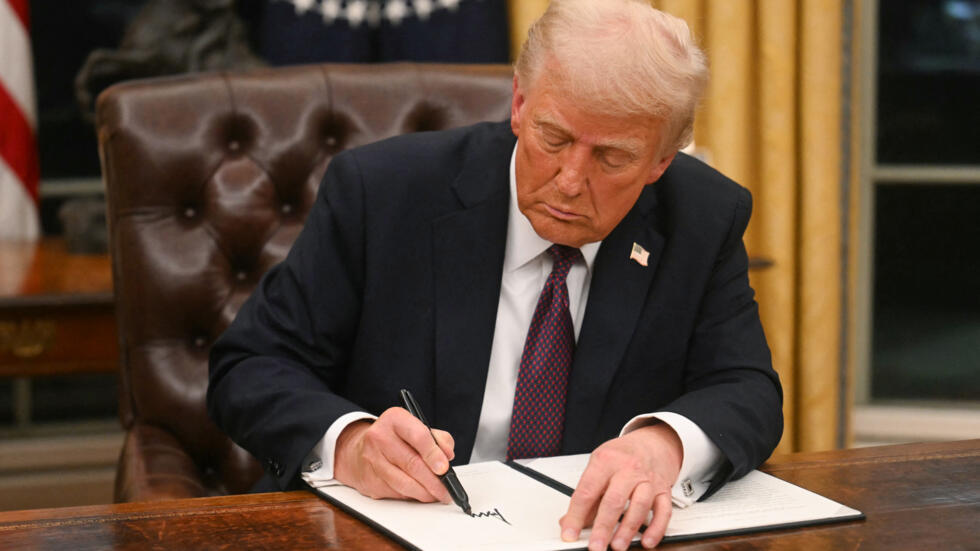 البيت الأبيض: ترامب يوقع أمرا تنفيذيا لإنهاء العقوبات على سوريا