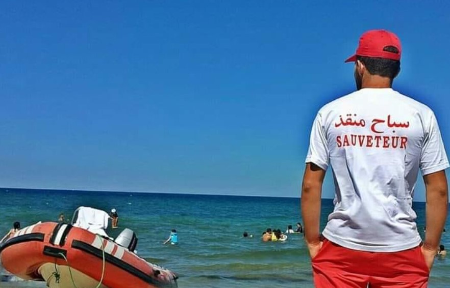 وزير الاقتصاد يؤكد أن المنشور عدد 12 المتعلق بالسباح المنقذ بصدد المراجعة